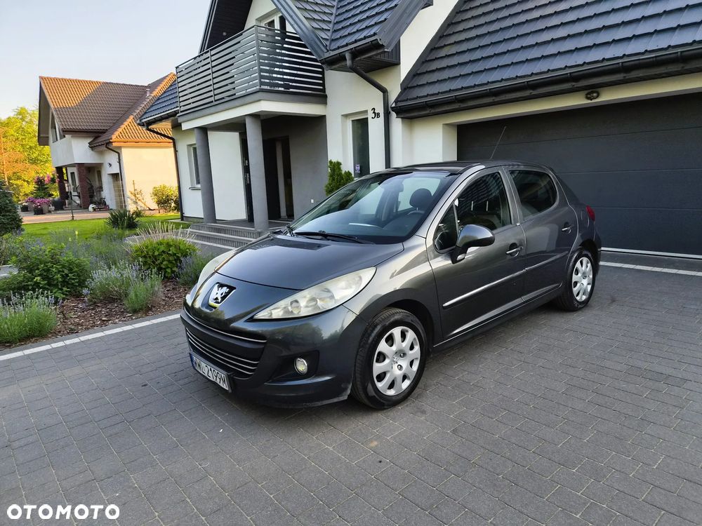 Peugeot 207 - 1