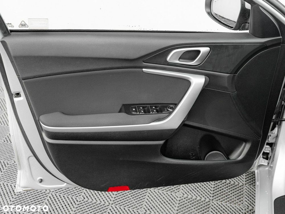 Kia Ceed 1.5 T-GDI M - 11