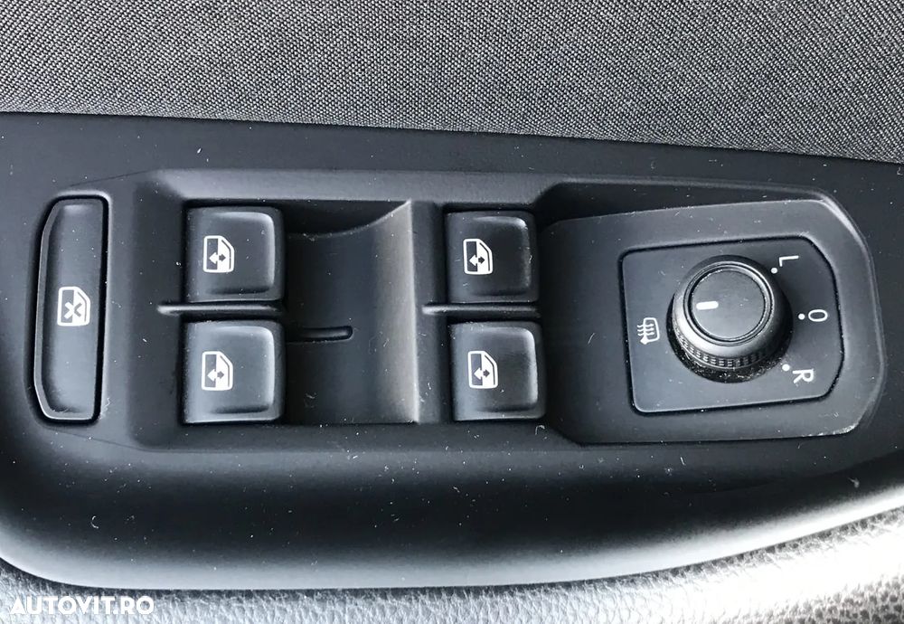 Volkswagen Passat - 24