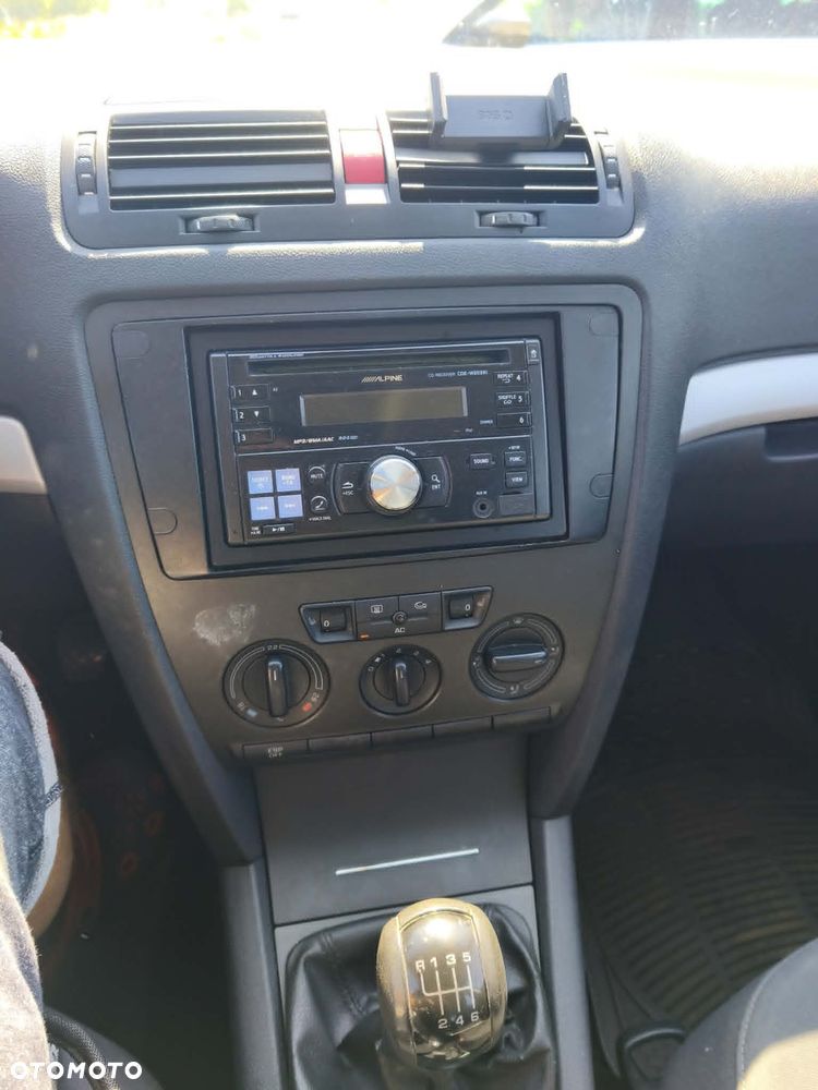 Skoda Octavia 2.0 FSI Ambiente - 5