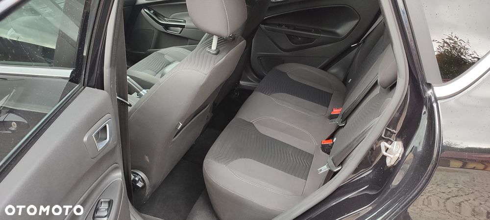 Ford Fiesta - 12