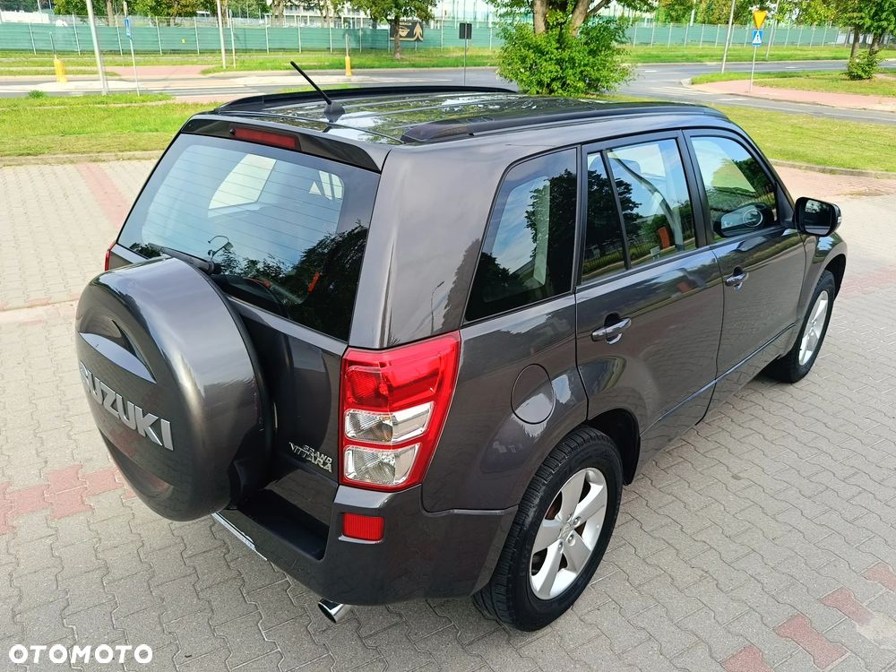 Suzuki Grand Vitara 2.0 - 19
