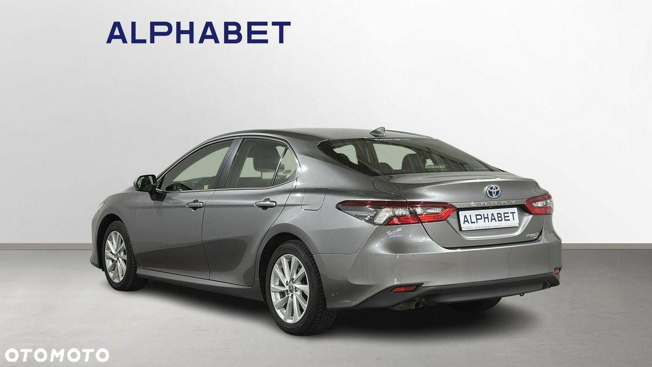 Toyota Camry - 4