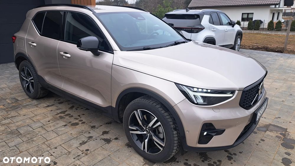 Volvo XC 40 B3 Plus Dark - 1