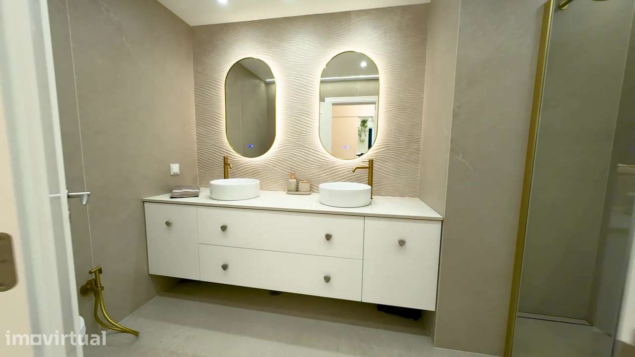 Apartamento T1 com terraço e garagem no Beato - Grande imagem: 2/37