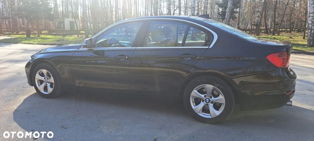 BMW Seria 3 320d xDrive - 3
