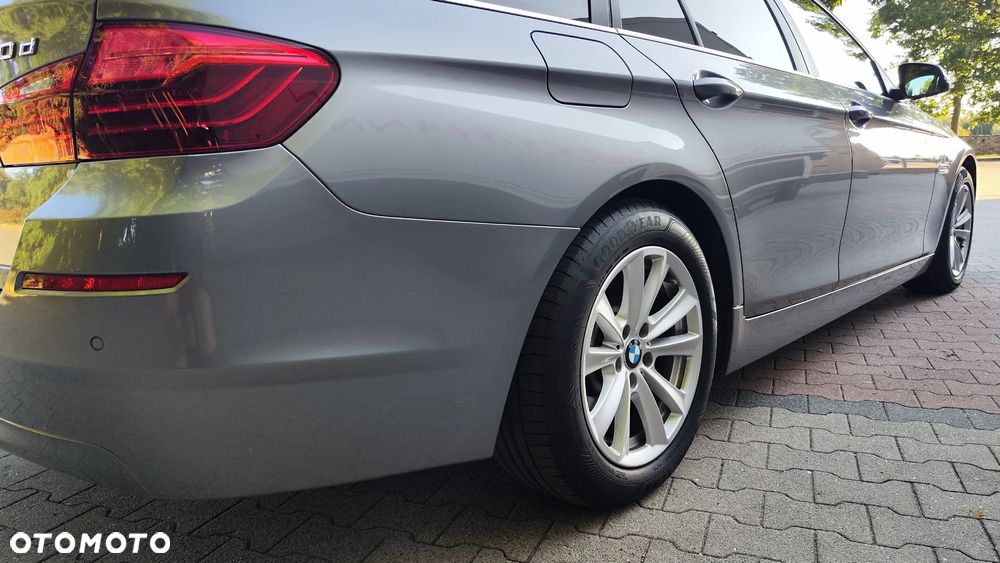 BMW Seria 5 520d Touring - 16