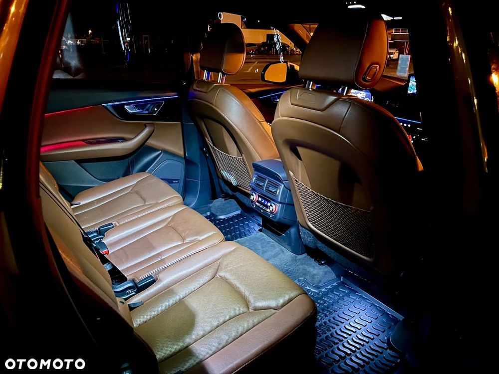 Audi Q7 - 36