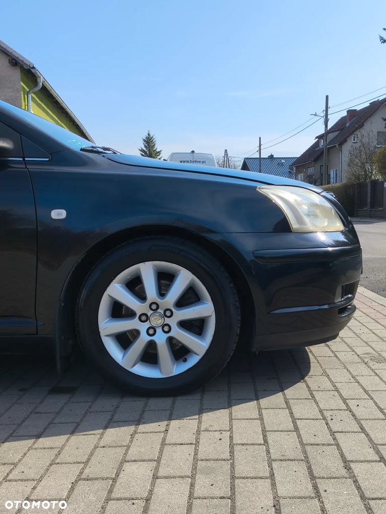 Toyota Avensis - 11