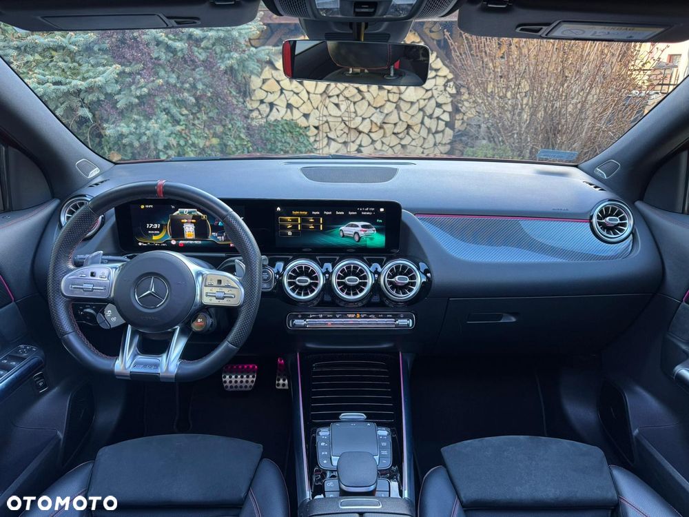 Mercedes-Benz GLA - 21