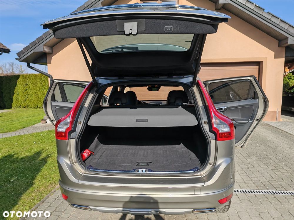 Volvo XC 60 D4 AWD Summum - 11
