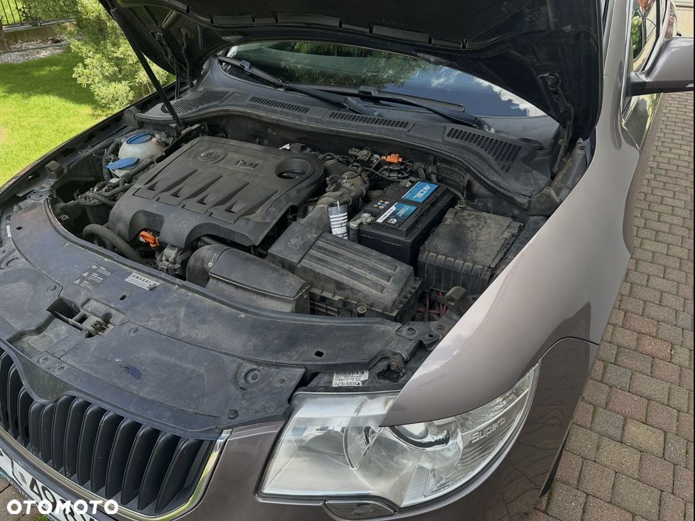 Skoda Superb 2.0 TDI Ambition - 17
