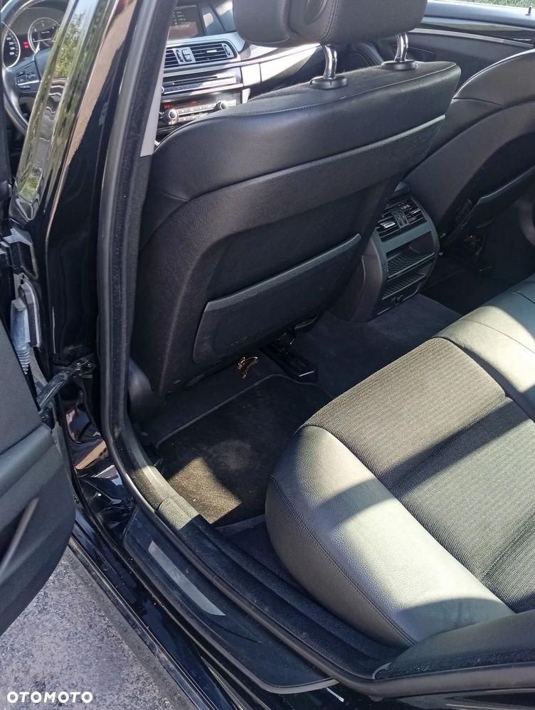 BMW Seria 5 520d - 29