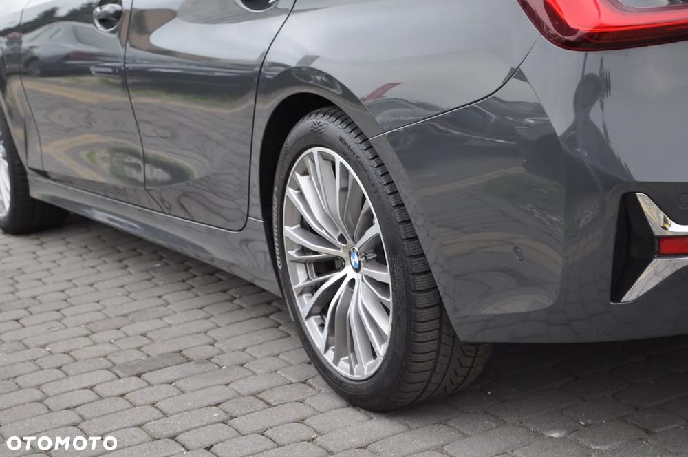 BMW Seria 3 330d Luxury Line sport - 14