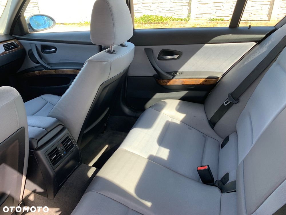 BMW Seria 3 318d - 10