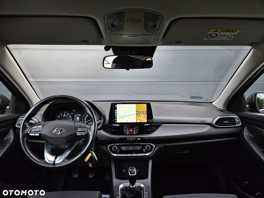 Hyundai i30 1.5 DPI Classic + - 26