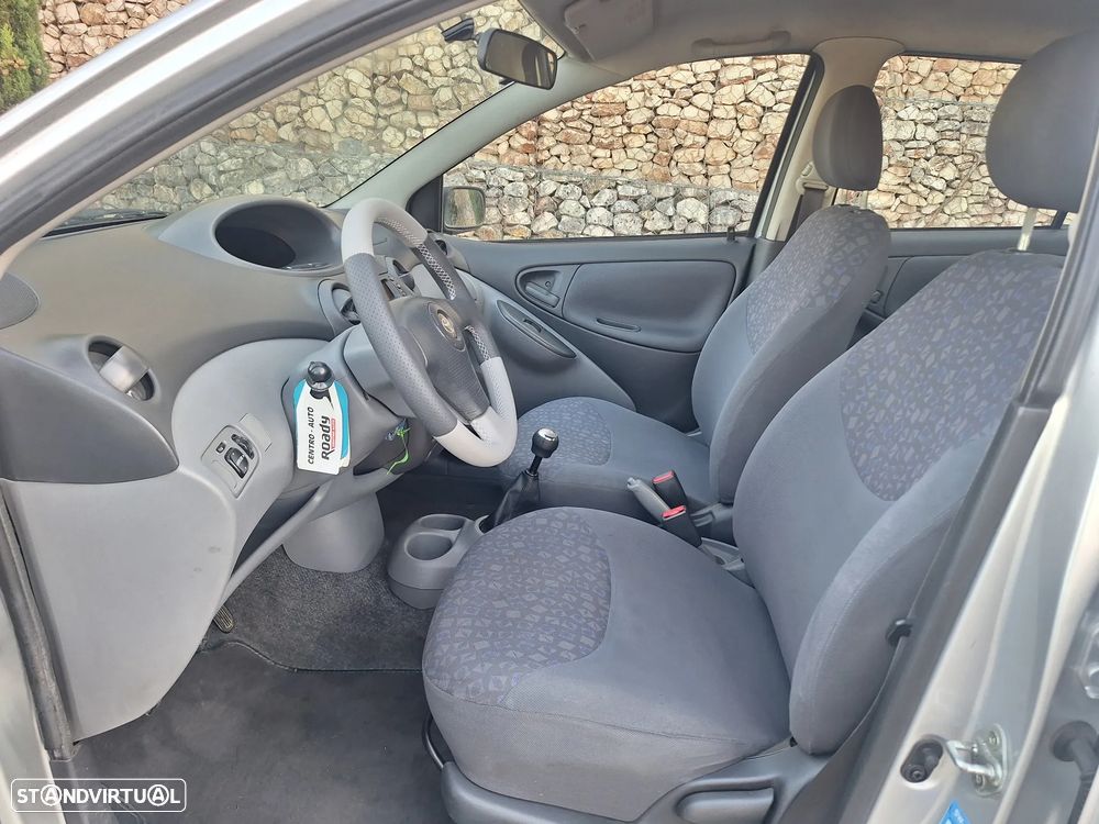 Toyota Yaris 1.0 Luna - 12