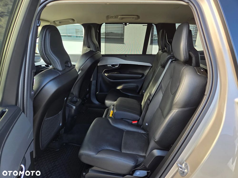 Volvo XC 90 B5 D AWD Plus Bright - 26