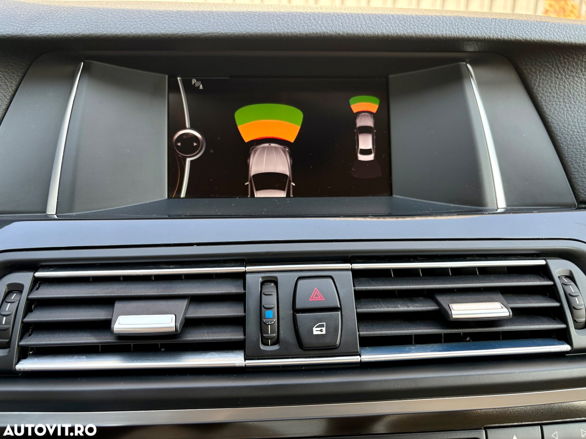BMW Seria 5 518d - 33