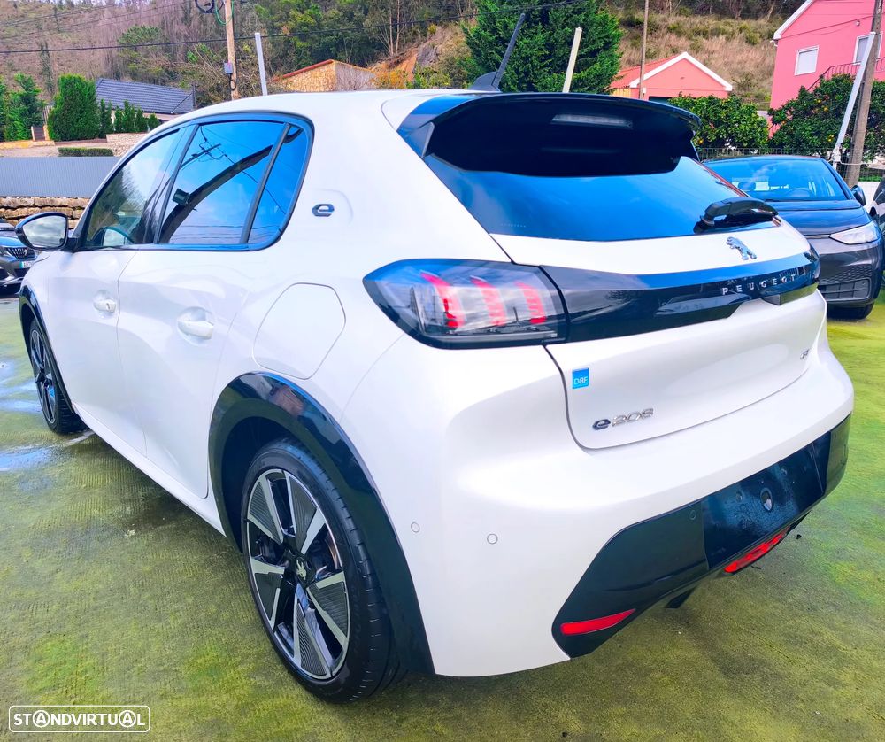 Peugeot e-208 GT - 5