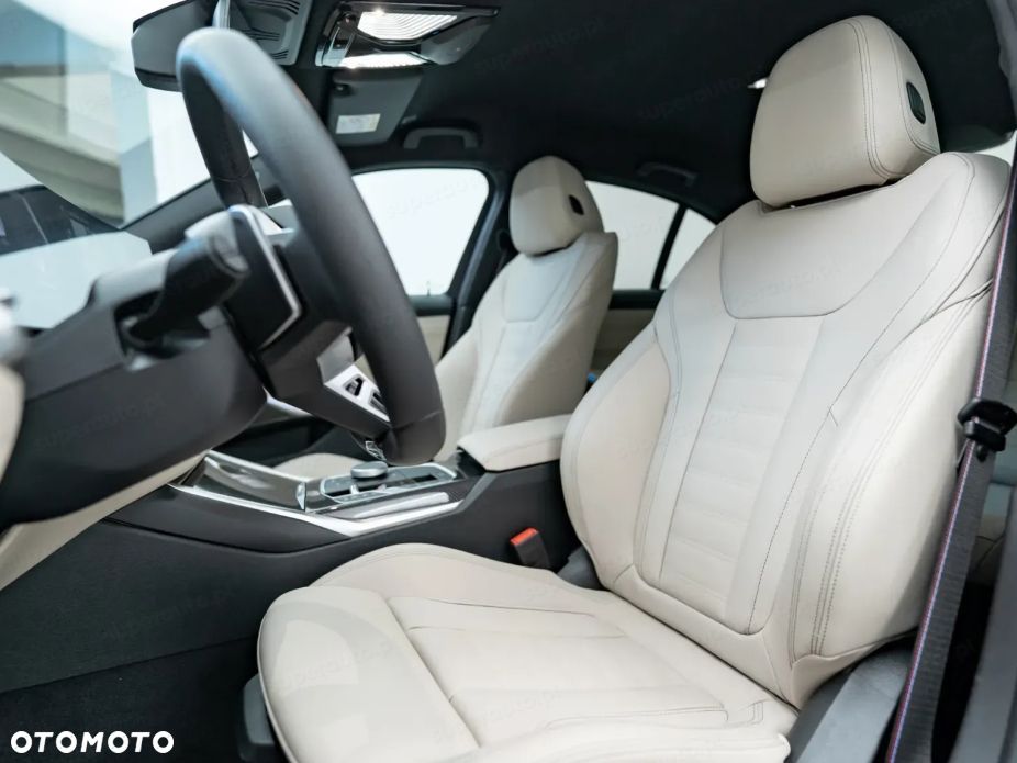 BMW Seria 3 330d xDrive mHEV M Sport - 4