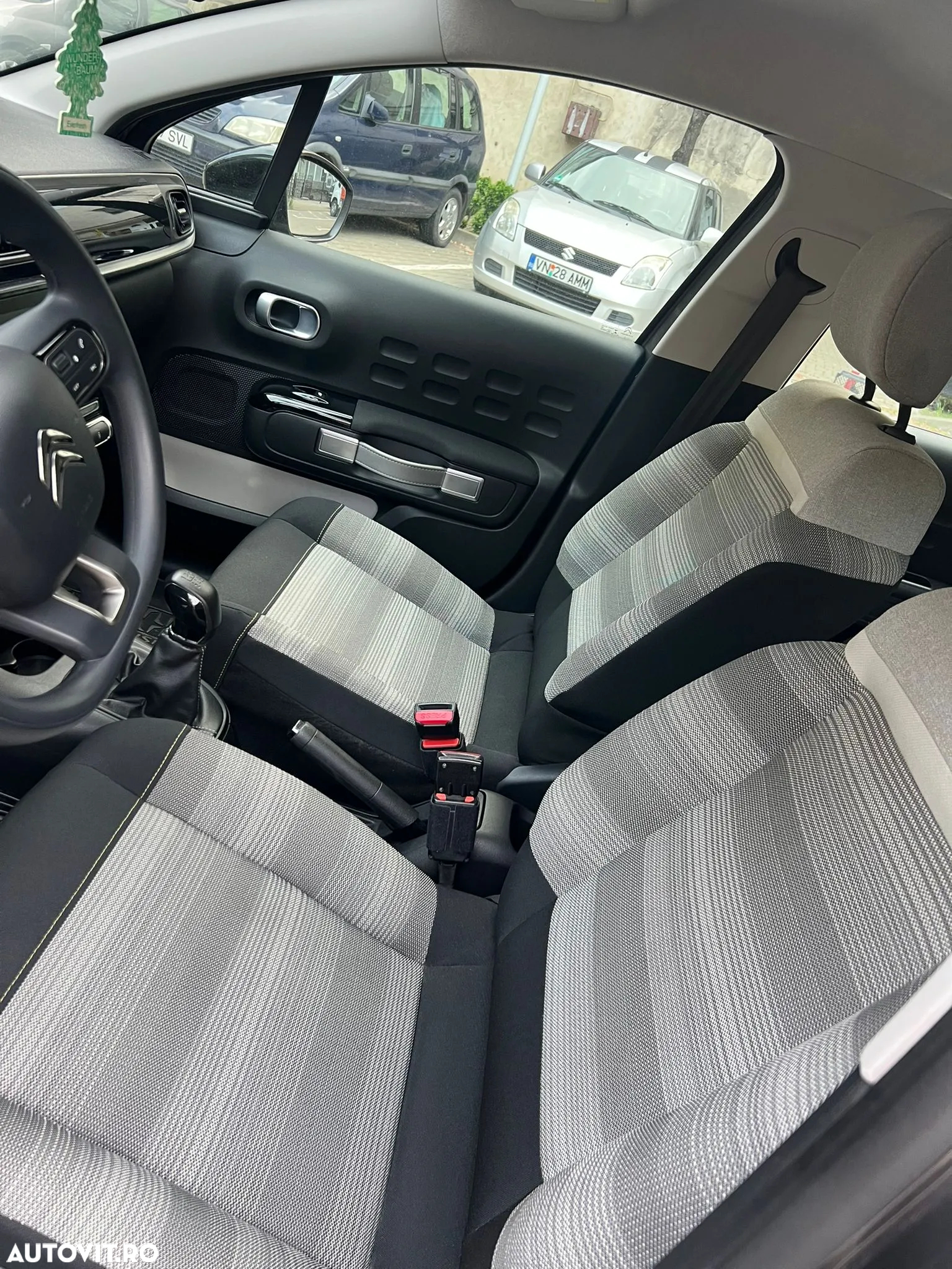 Citroën C3 BlueHDi 100 S&S PLUS - 4