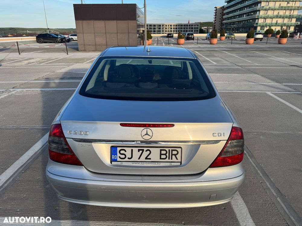 Mercedes-Benz E 200 CDI - 3