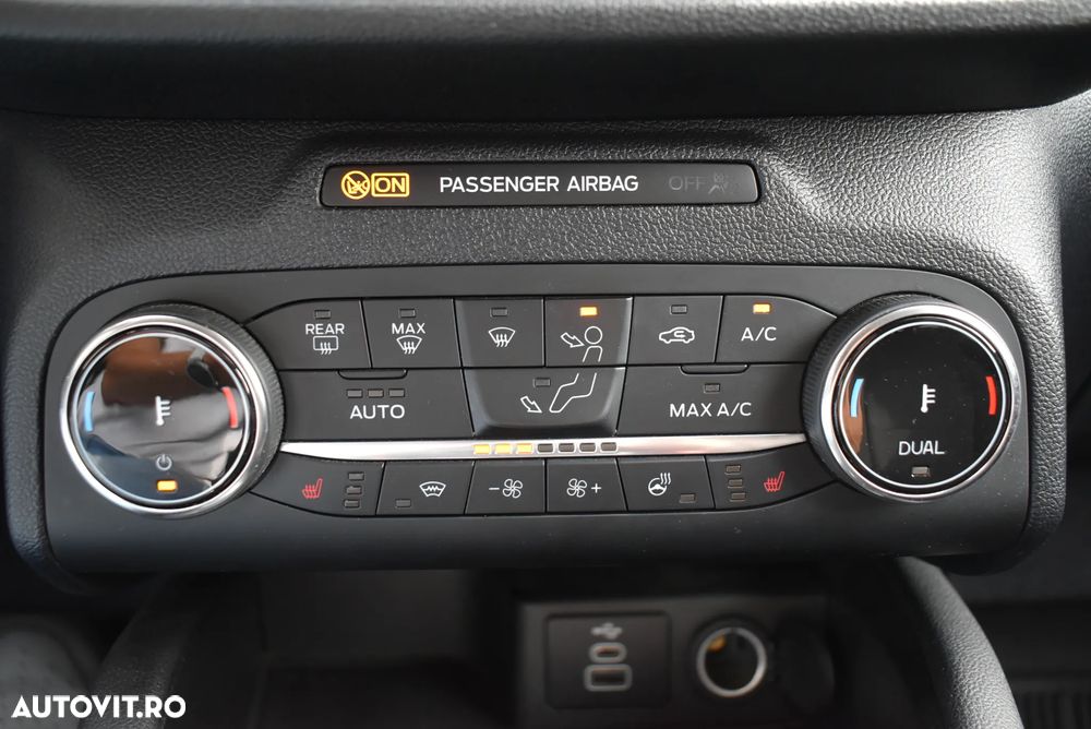 Ford Kuga 2.5 Duratec FWD FHEV Titanium - 22