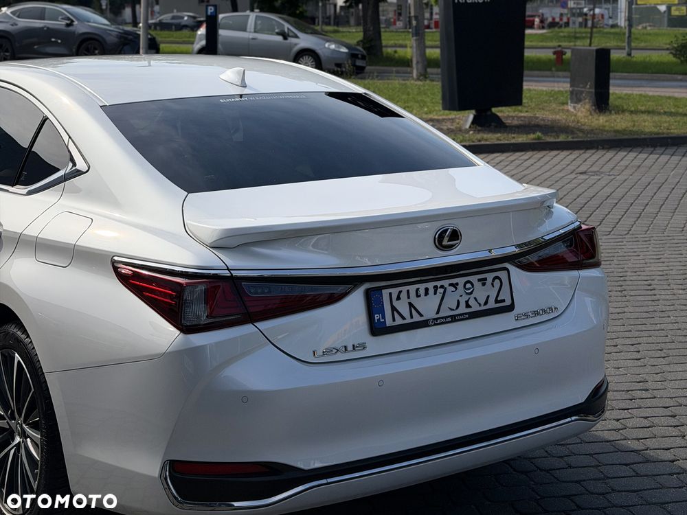 Lexus ES 300h Business Edition - 1