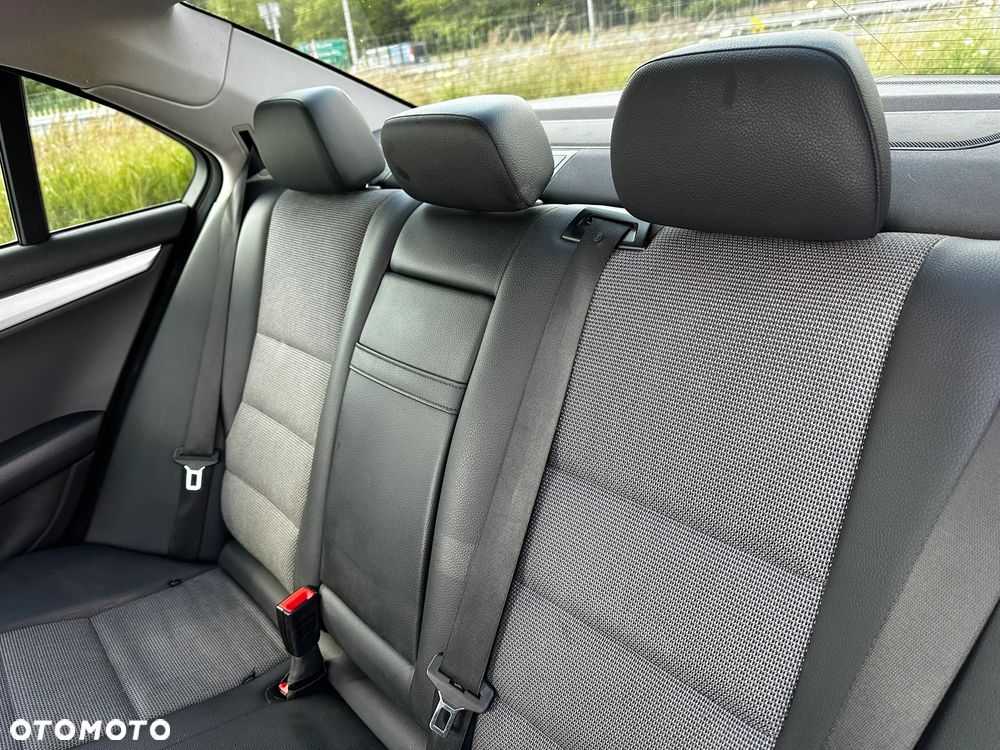 Mercedes-Benz Klasa C 200 CDI DPF Automatik BlueEFFICIENCY Avantgarde - 27