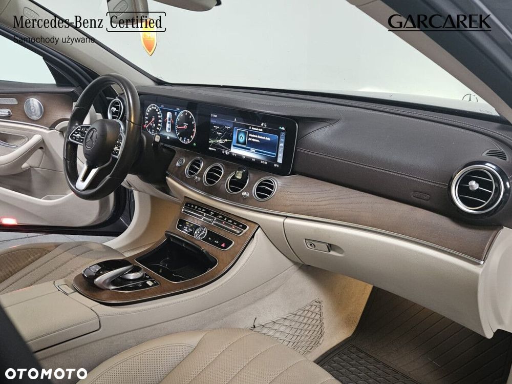 Mercedes-Benz Klasa E - 19