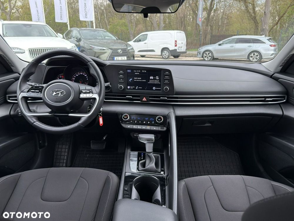 Hyundai Elantra - 20