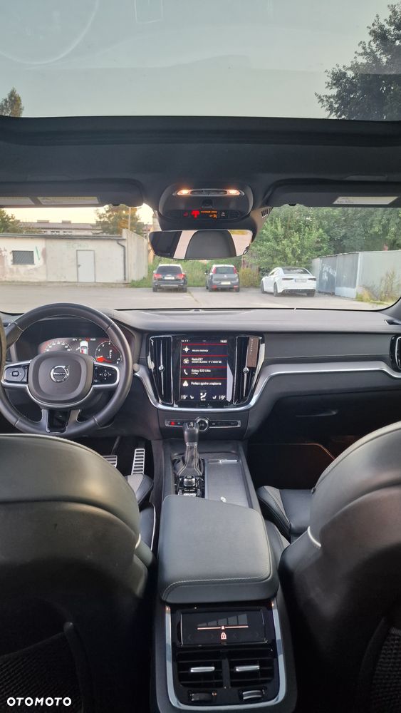 Volvo S60 T5 AWD R-Design - 12