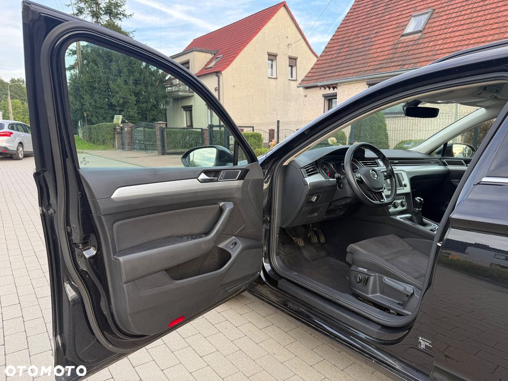 Volkswagen Passat 2.0 TDI (BlueMotion Technology) Comfortline - 27