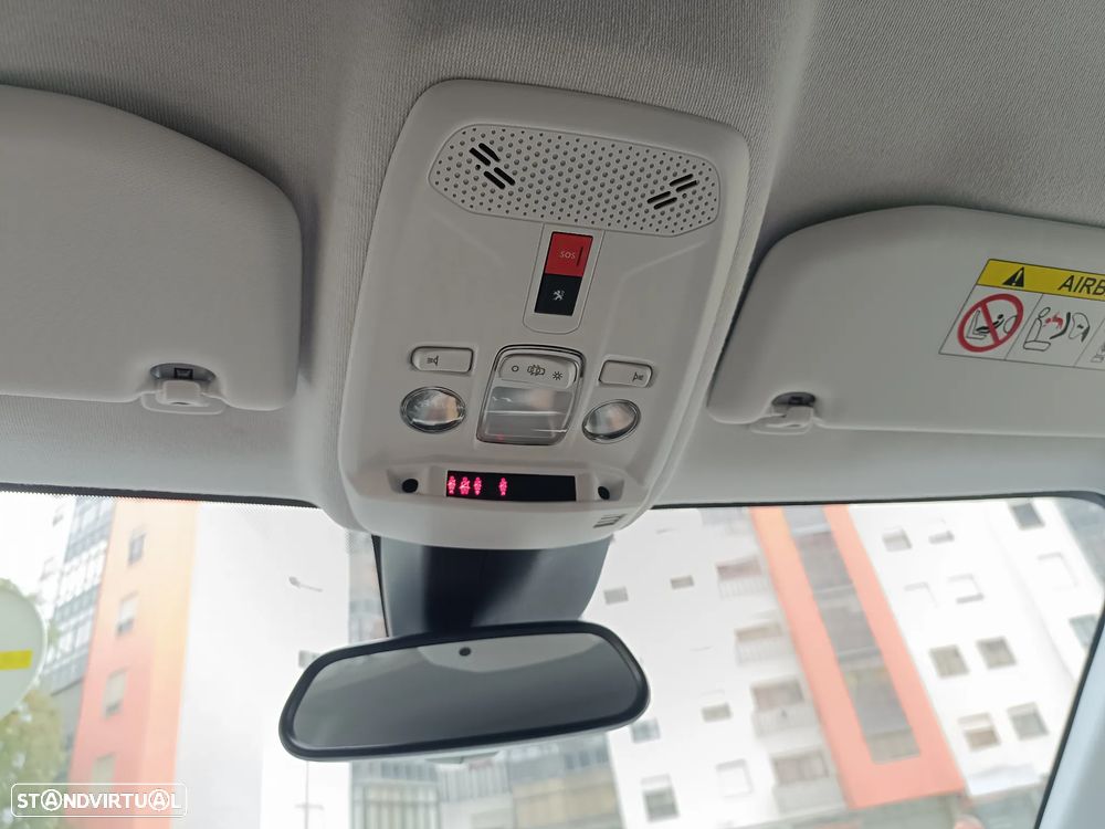 Peugeot e-208 Allure - 30