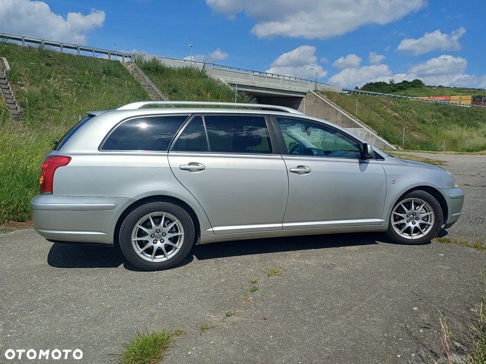 Toyota Avensis 2.0 D-4D Sol Plus - 4