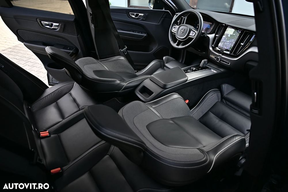 Volvo XC 60 B4 MHEV AT8 AWD R-Design - 31