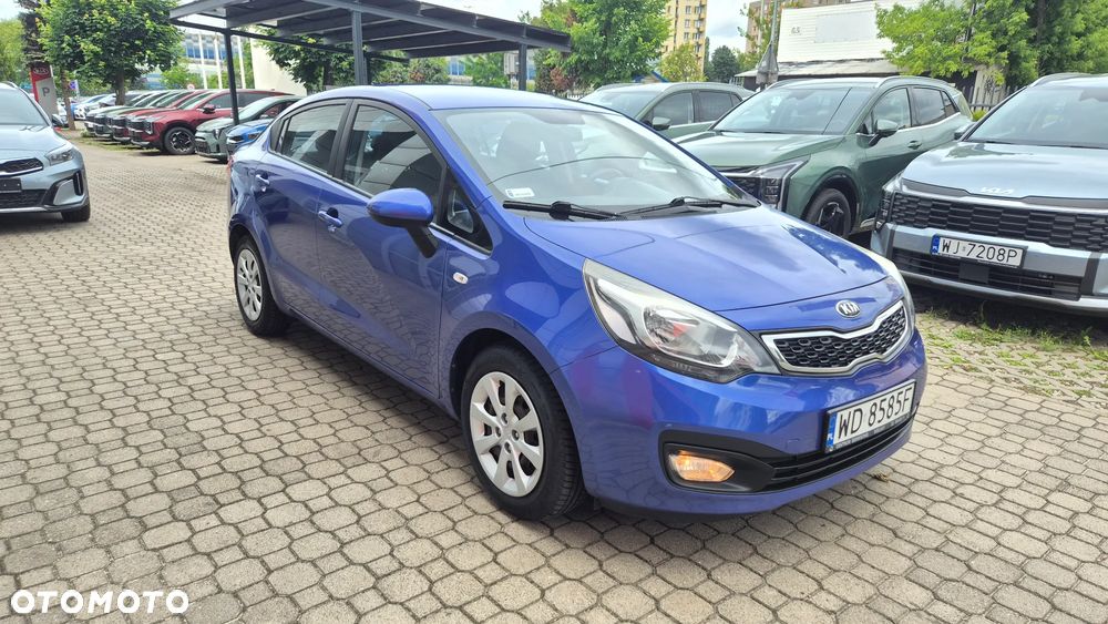 Kia Rio 1.2 L - 5