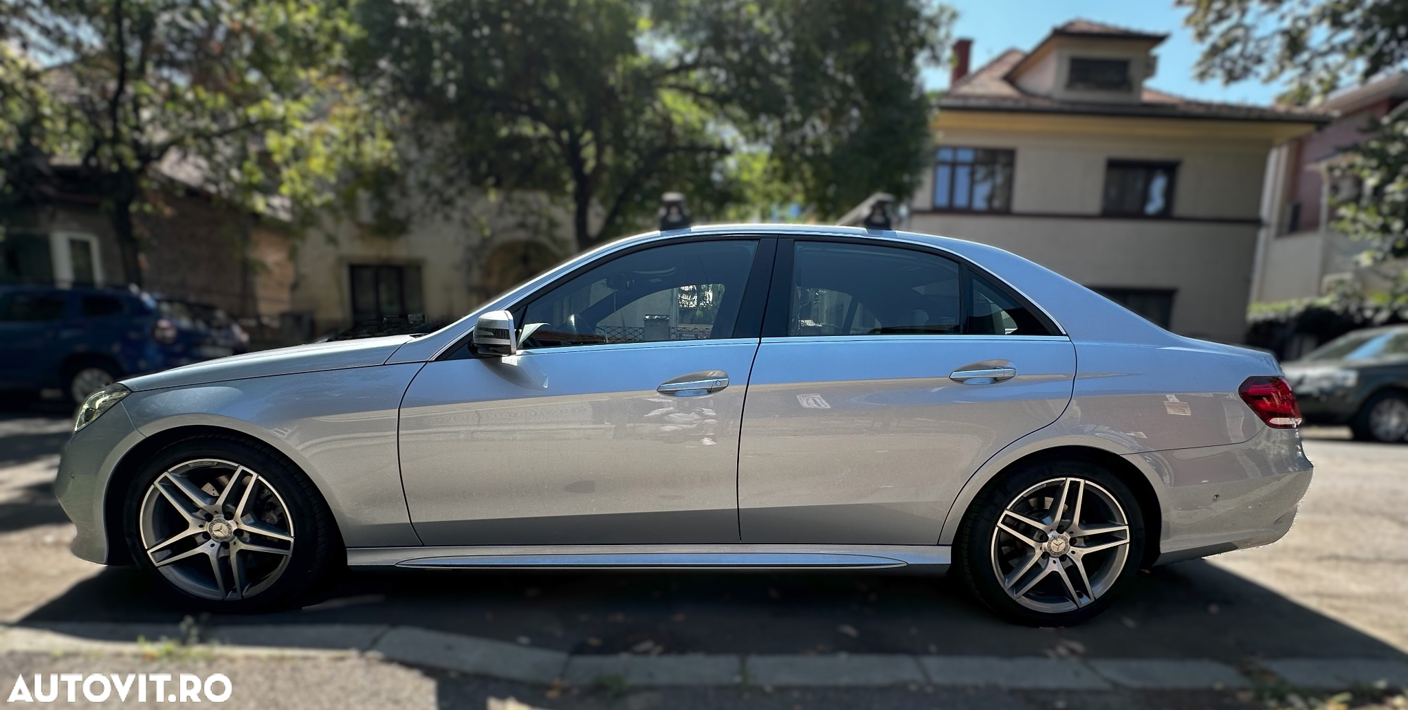 Mercedes-Benz E 400 4MATIC Aut. - 4