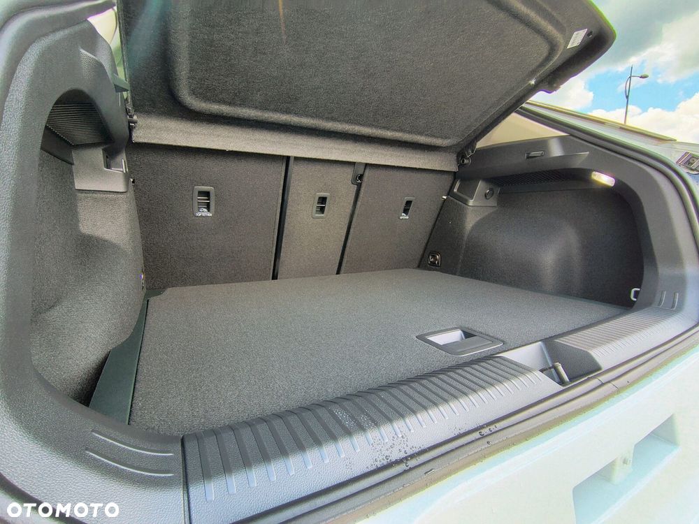 Volkswagen T-Roc 1.5 eTSI Life DSG - 28
