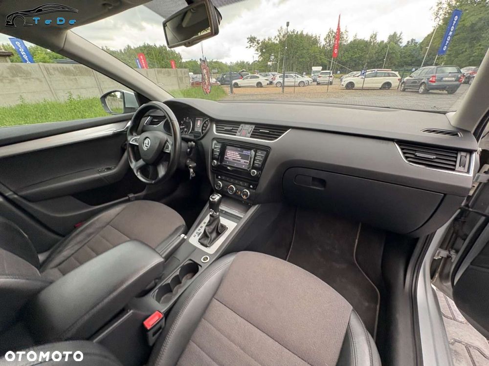 Skoda Octavia 1.4 TSI Elegance DSG - 28