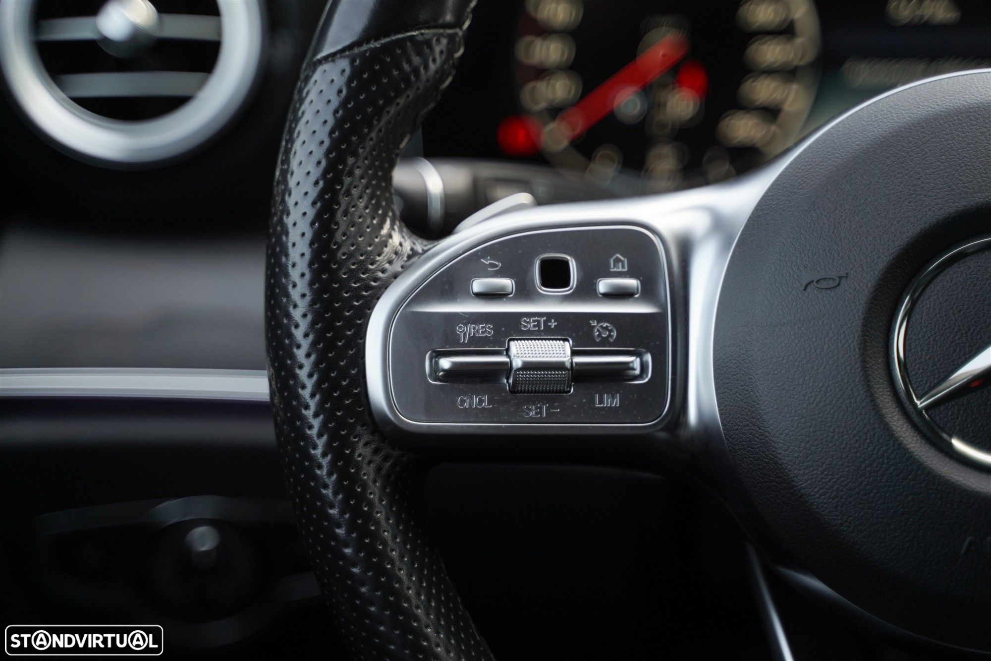 Mercedes-Benz E 300 de AMG Line - 20