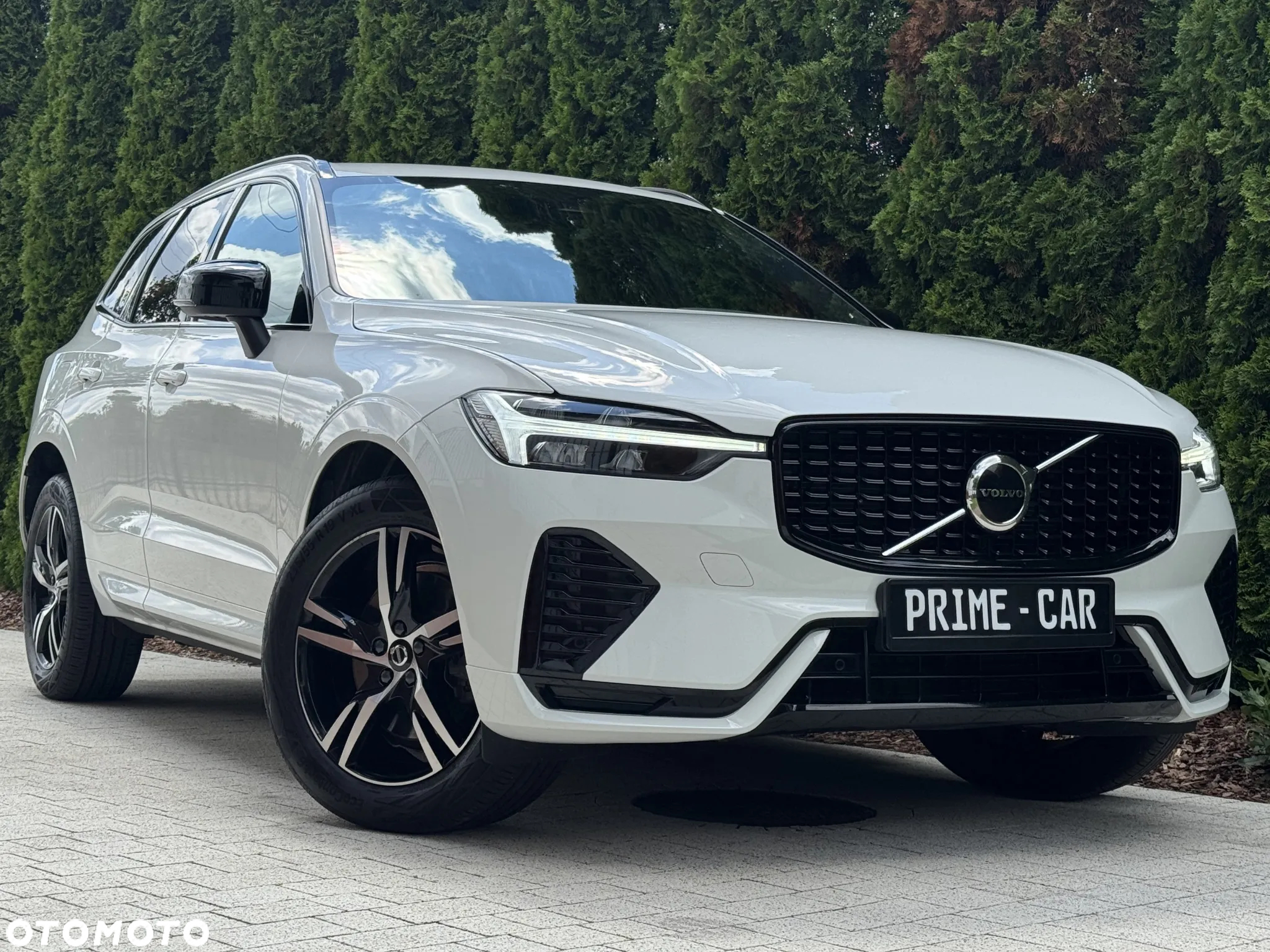 Volvo XC 60 B4 D Plus Dark - 4