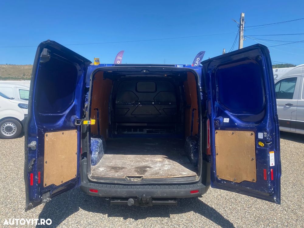 Ford TRANSIT CUSTOM - 4