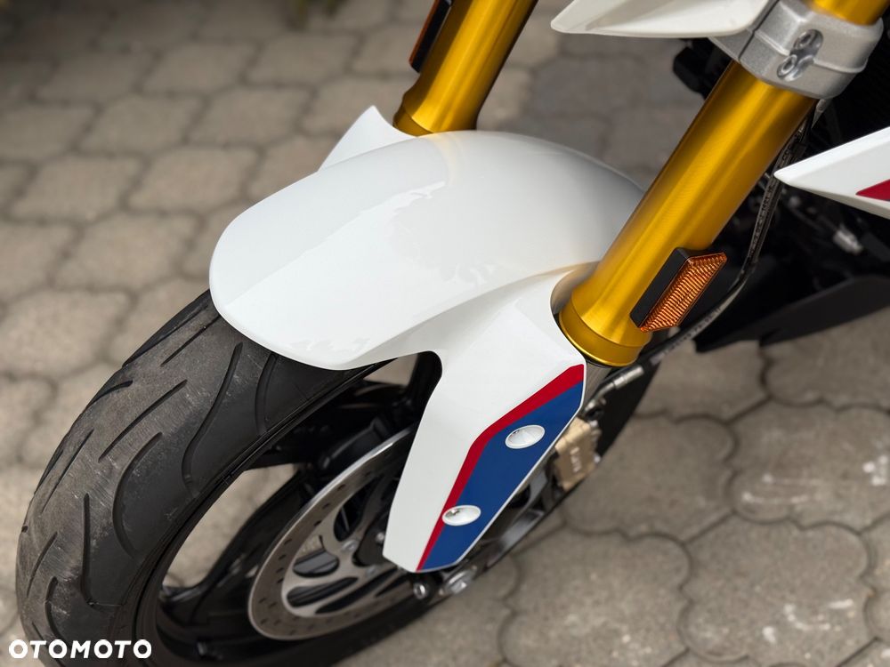 BMW G - 25