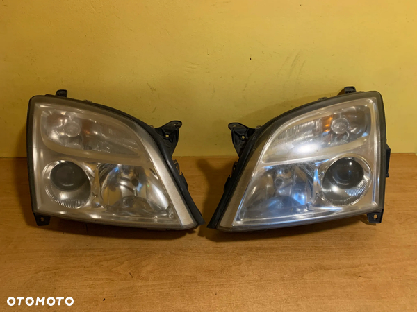 OPEL VECTRA C LAMPA XENON PRAWA LEWA 15588800