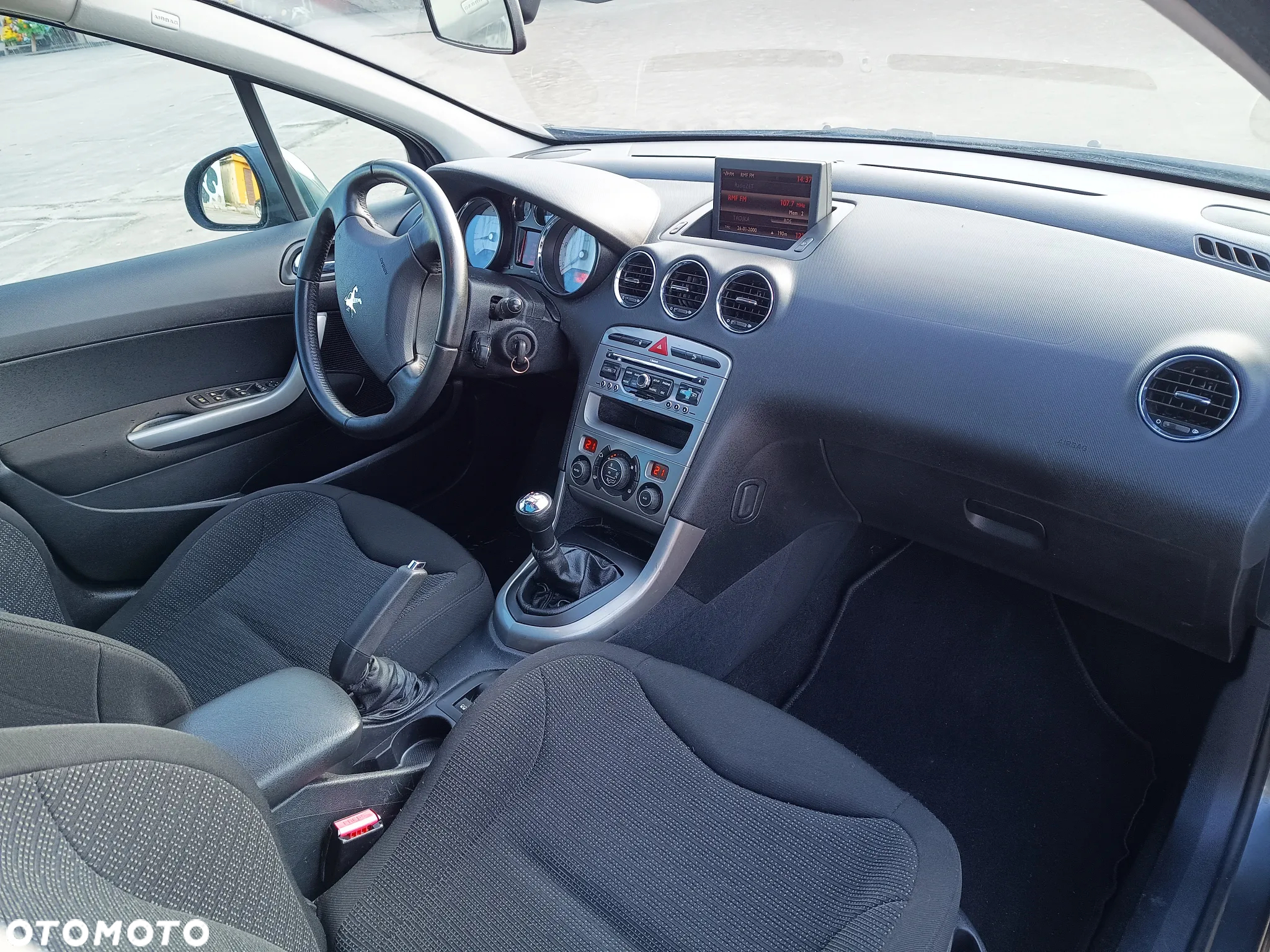 Peugeot 308 1.6 Premium Plus - 21