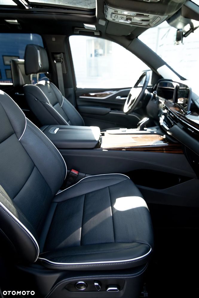 Cadillac Escalade - 8