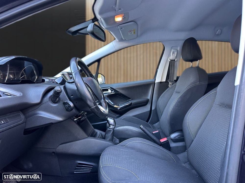 Peugeot 208 1.2 PureTech Style - 8