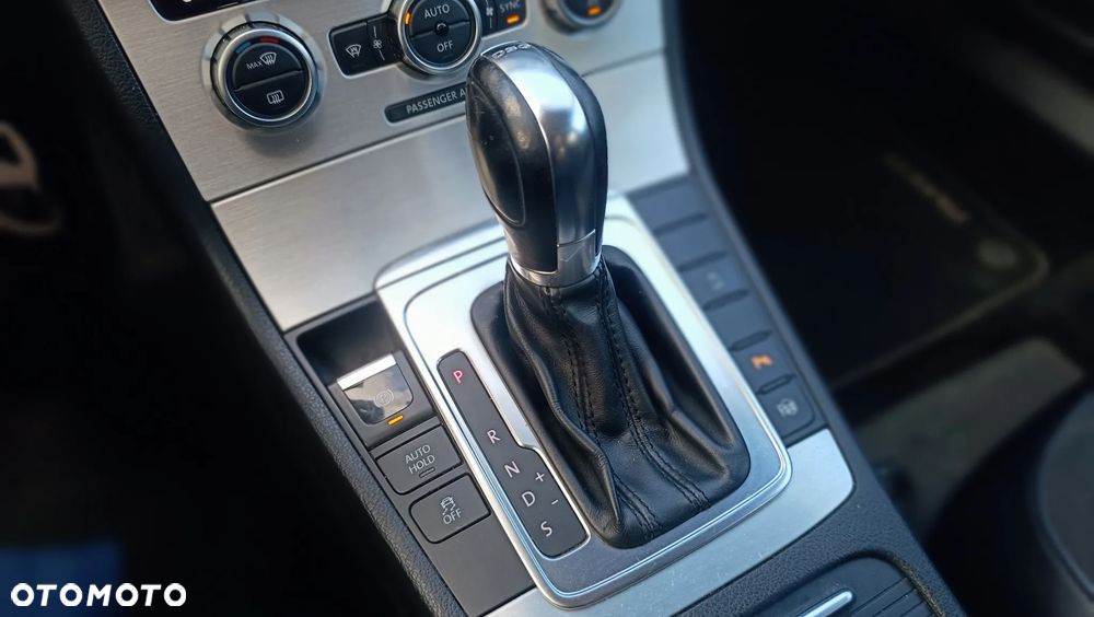 Volkswagen Passat 2.0 TDI Highline DSG - 25
